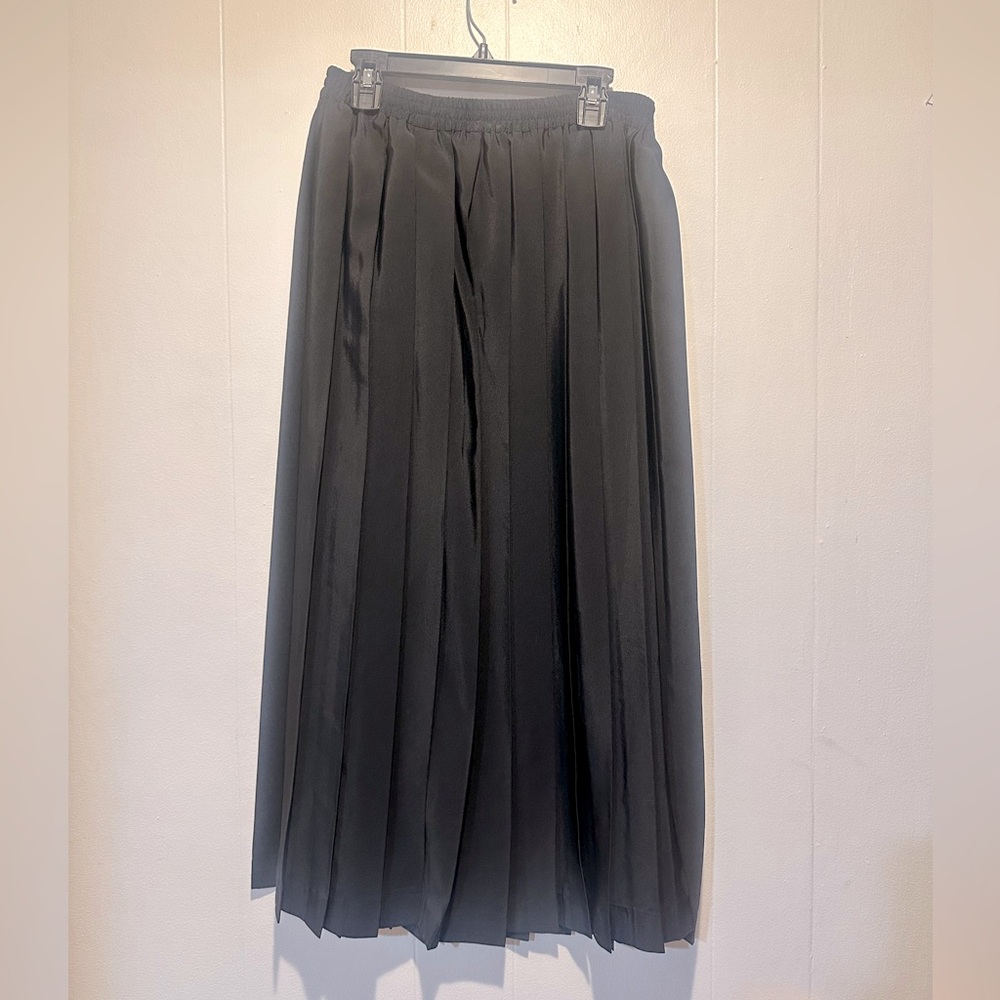 Vintage ESPRIT black pleated skirt